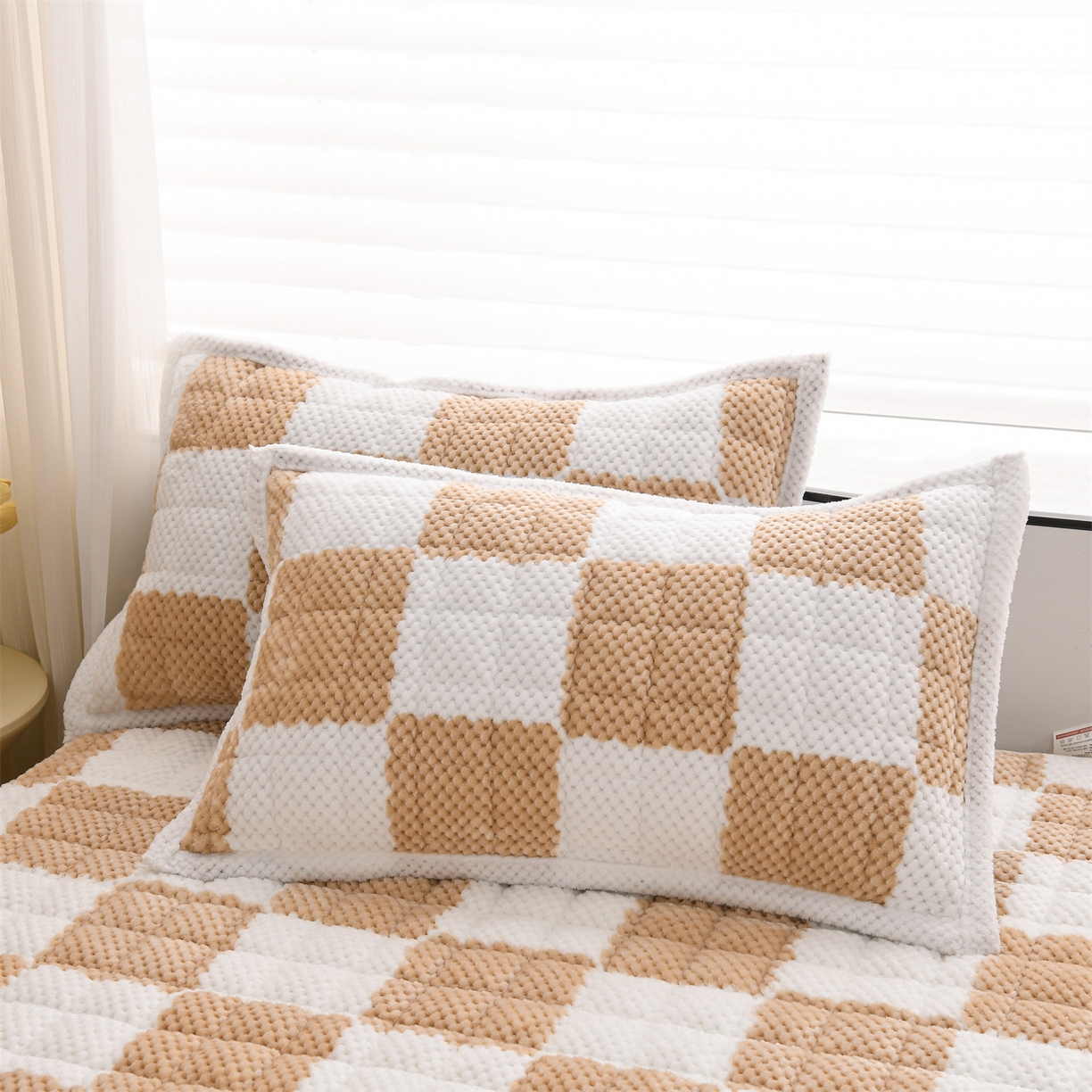 91家纺网 家纺一手货源 找家纺 云木里 2025新款速暖豆豆绒夹棉床笠 卡其