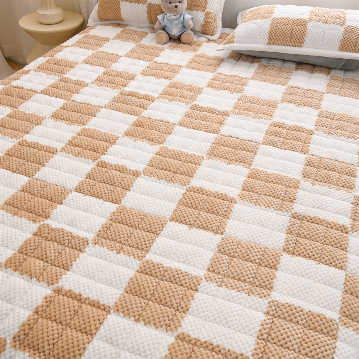 91家纺网 家纺一手货源 找家纺 云木里 2025新款速暖豆豆绒夹棉床笠 卡其