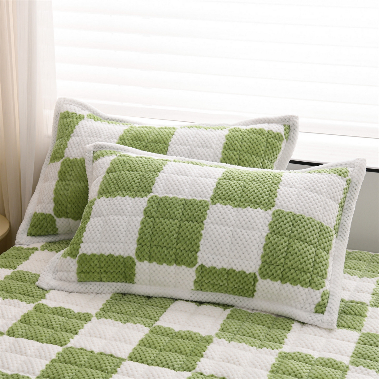 91家纺网 家纺一手货源 找家纺 云木里 2025新款速暖豆豆绒夹棉床笠 抹茶绿