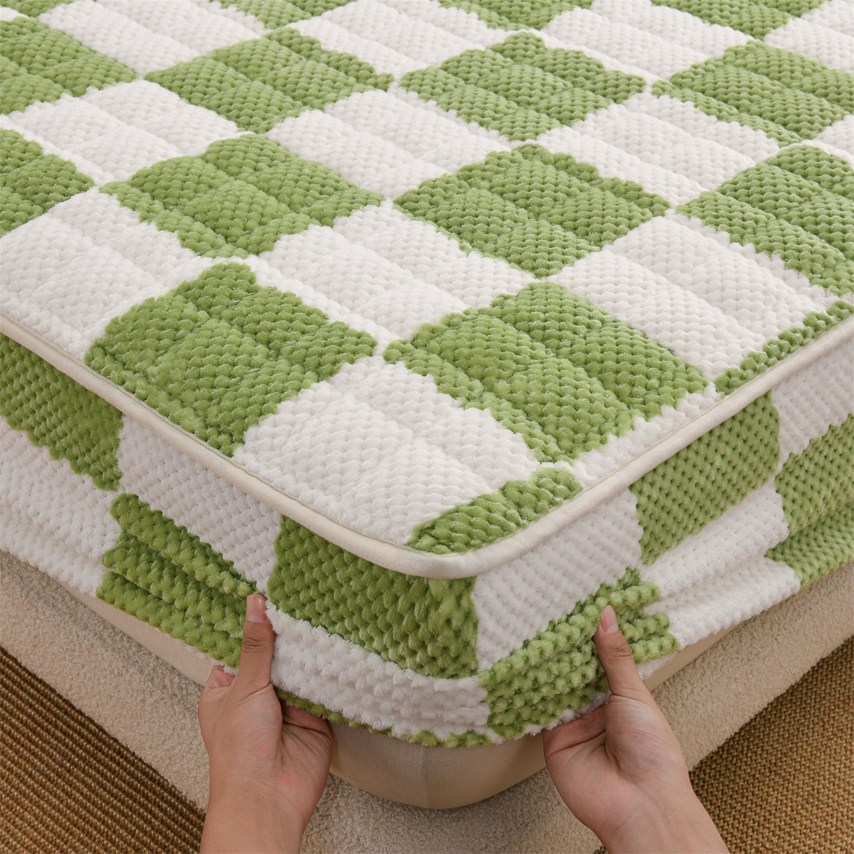 91家纺网 家纺一手货源 找家纺 云木里 2025新款速暖豆豆绒夹棉床笠 抹茶绿