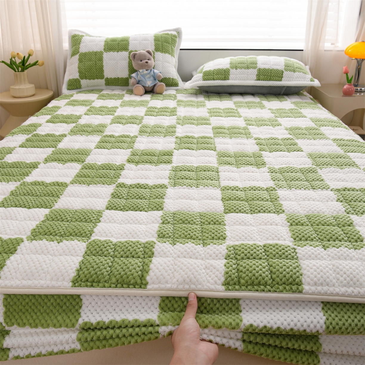 91家纺网 家纺一手货源 找家纺 云木里 2025新款速暖豆豆绒夹棉床笠 抹茶绿