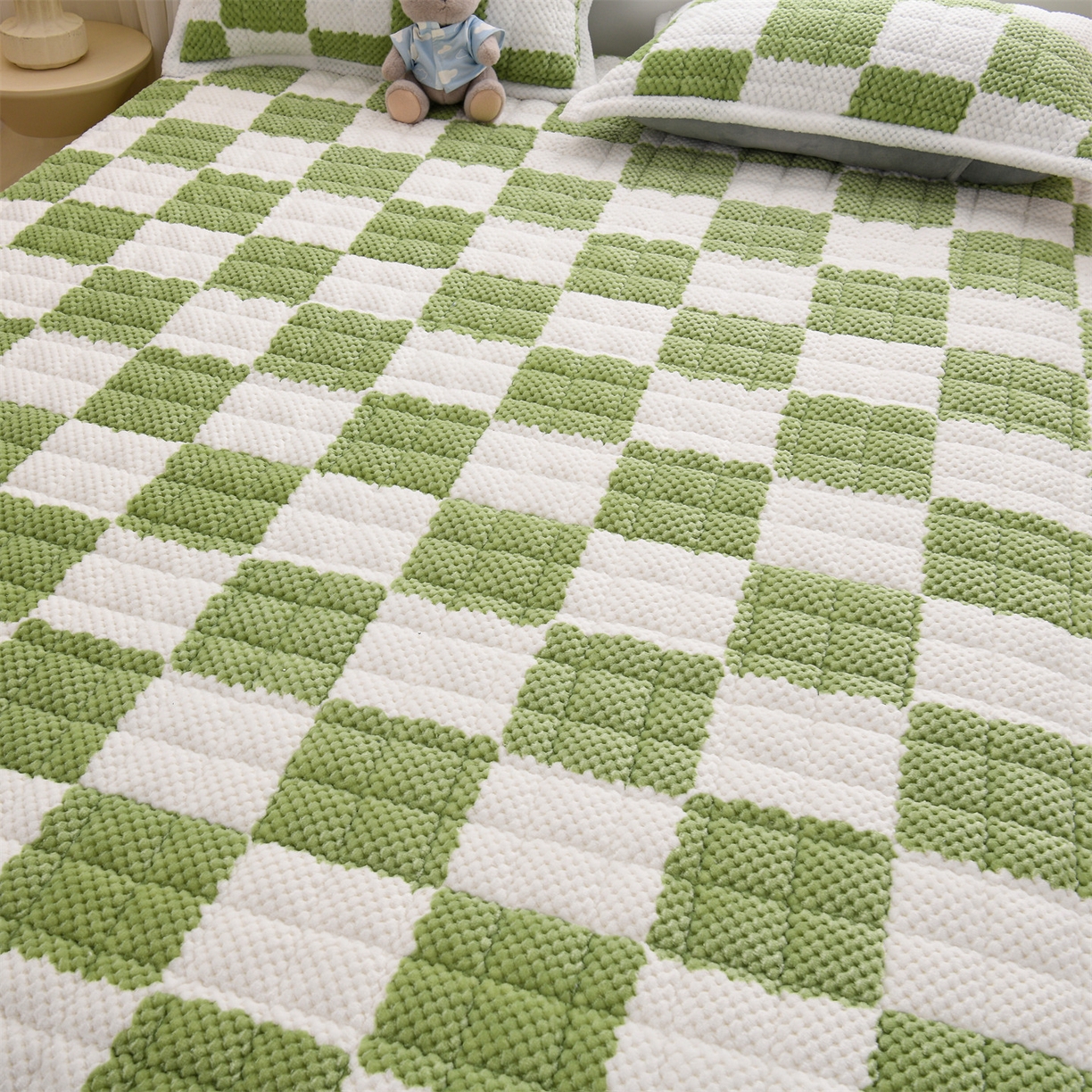 91家纺网 家纺一手货源 找家纺 云木里 2025新款速暖豆豆绒夹棉床笠 抹茶绿