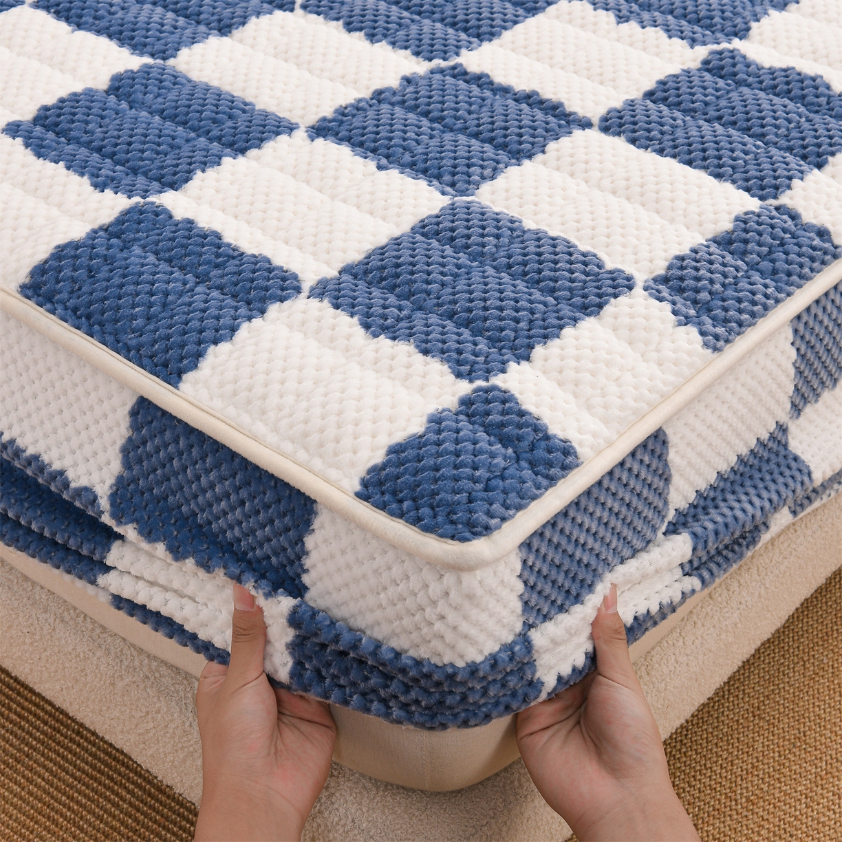 91家纺网 家纺一手货源 找家纺 云木里 2025新款速暖豆豆绒夹棉床笠 雾霾蓝