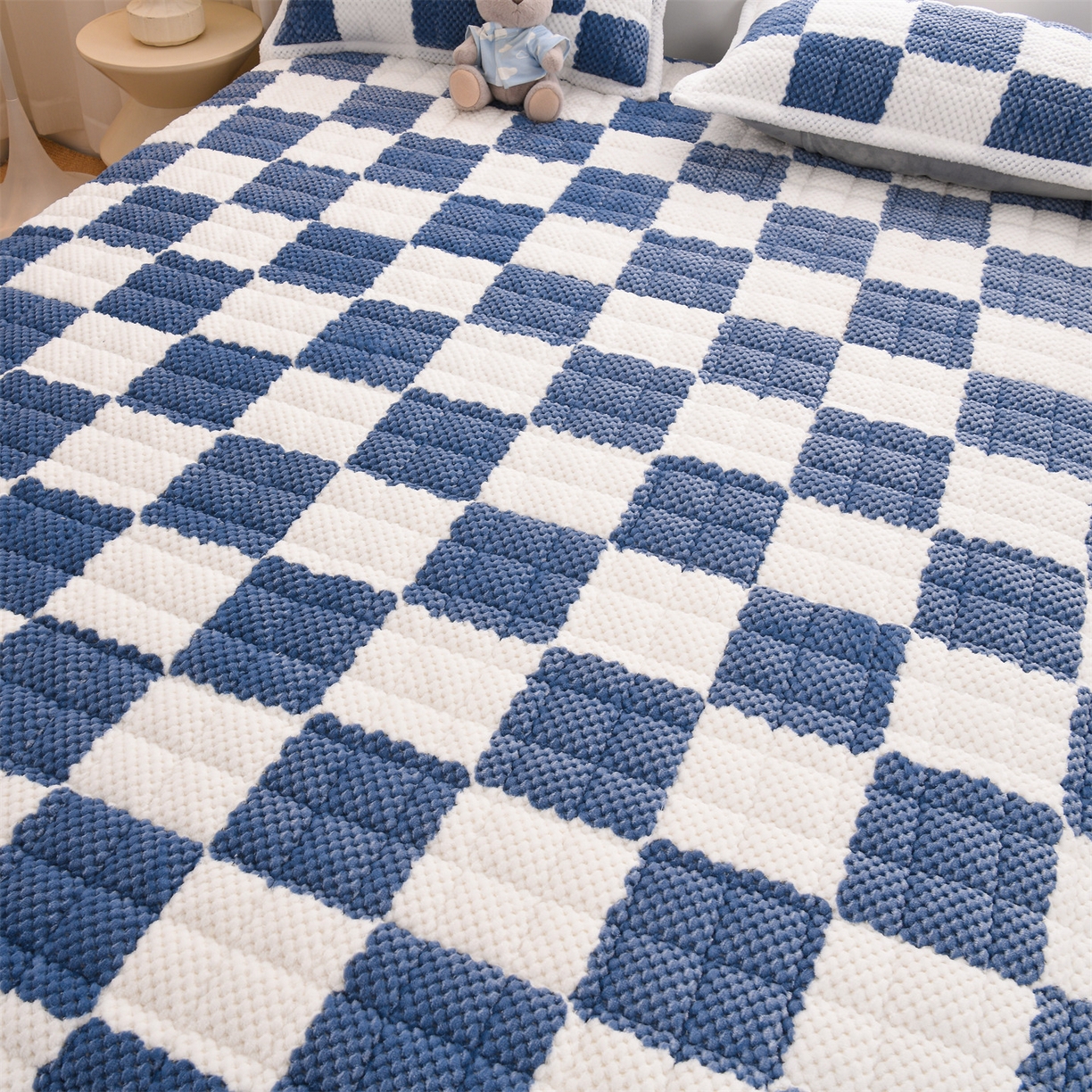 91家纺网 家纺一手货源 找家纺 云木里 2025新款速暖豆豆绒夹棉床笠 雾霾蓝