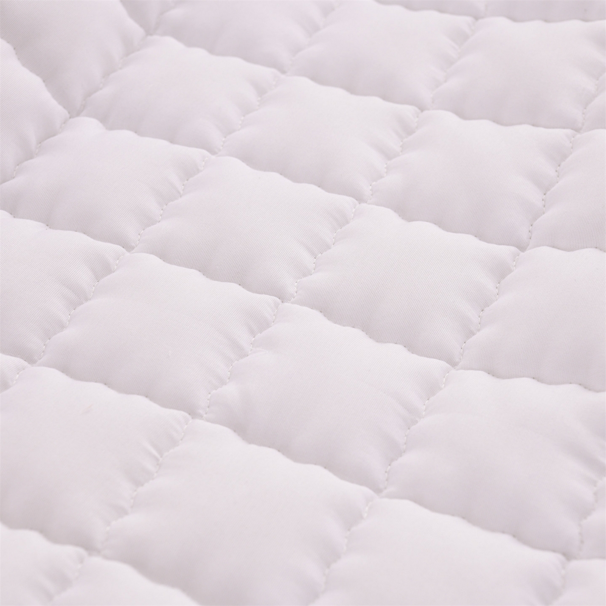 91家纺网 家纺一手货源 找家纺 云木里 2025新款速暖豆豆绒夹棉床笠 樱花粉