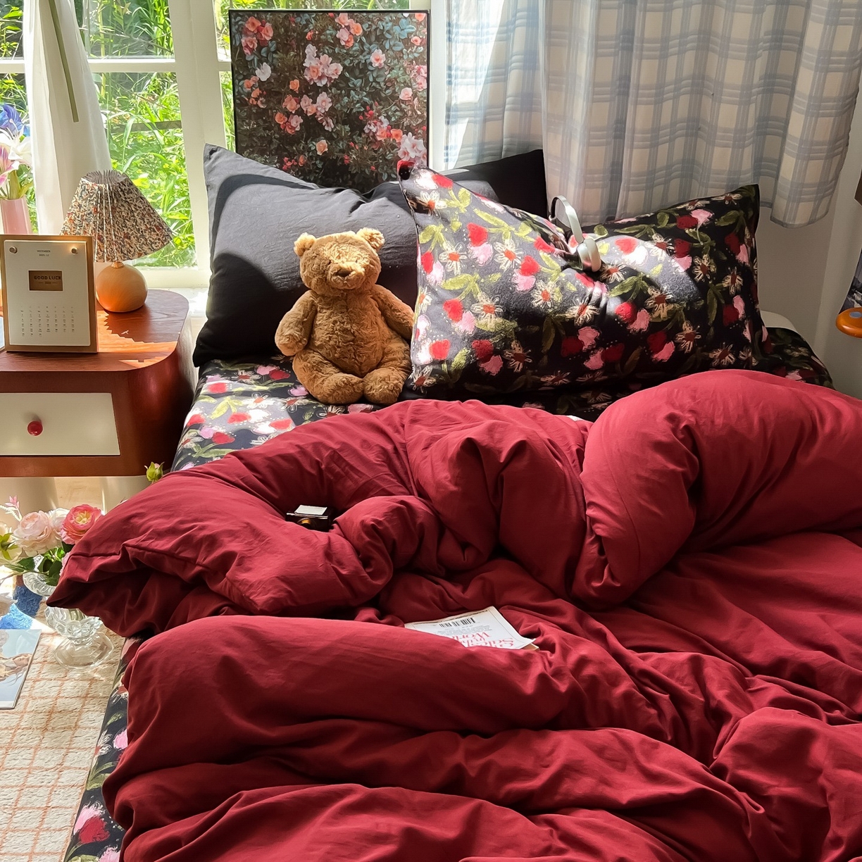 91家纺网 家纺一手货源 找家纺 花伞家居 2025新款小众高级感纯色花卉拼色加厚水洗棉四件套【提供买家秀】 番喜-红