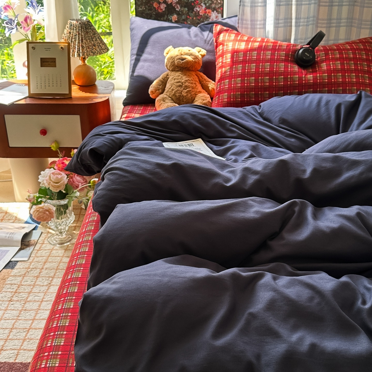 91家纺网 家纺一手货源 找家纺 花伞家居 2025新款小众高级感纯色花卉拼色加厚水洗棉四件套【提供买家秀】 问仟-藏蓝