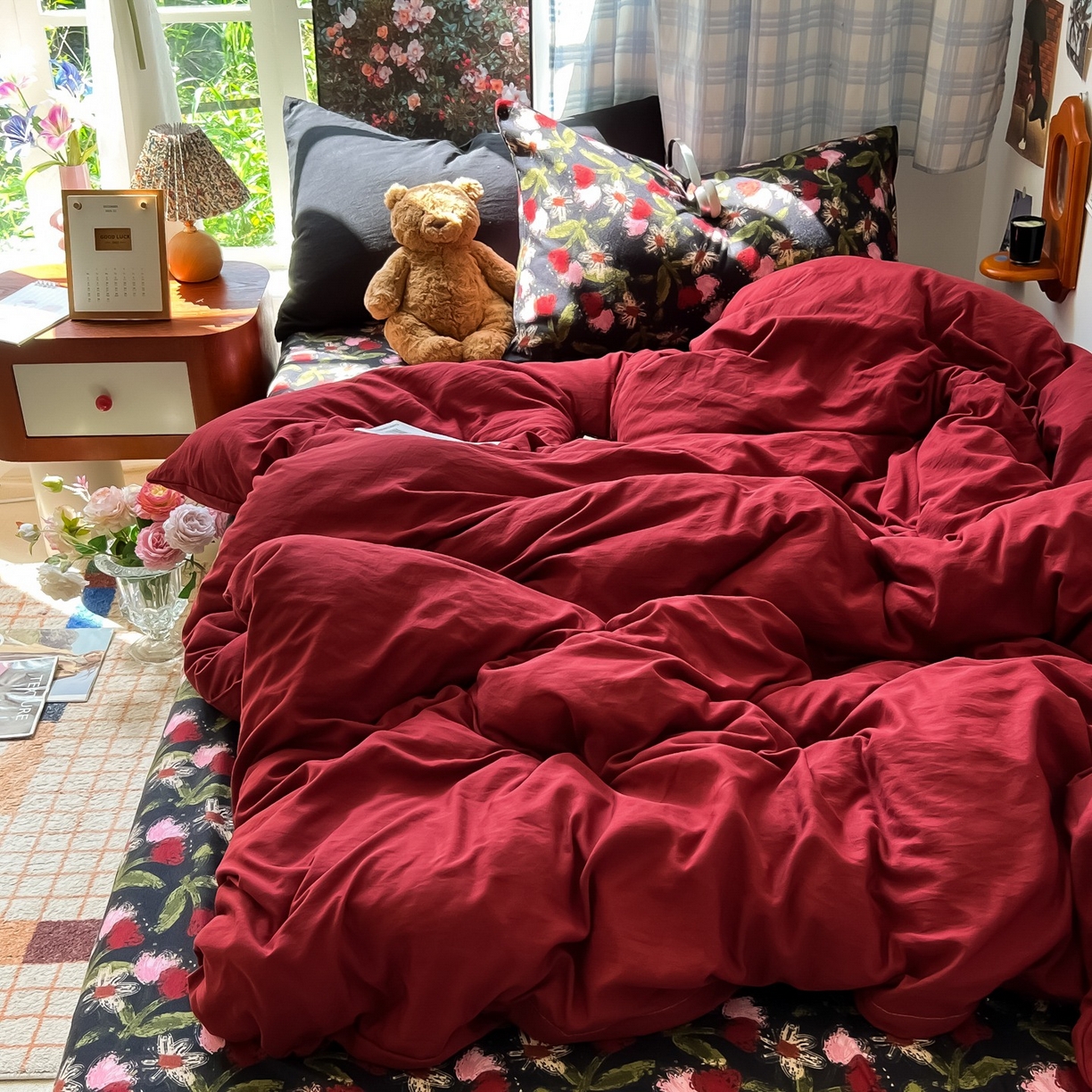 91家纺网 家纺一手货源 找家纺 花伞家居 2025新款小众高级感纯色花卉拼色加厚水洗棉四件套【提供买家秀】 番喜-红