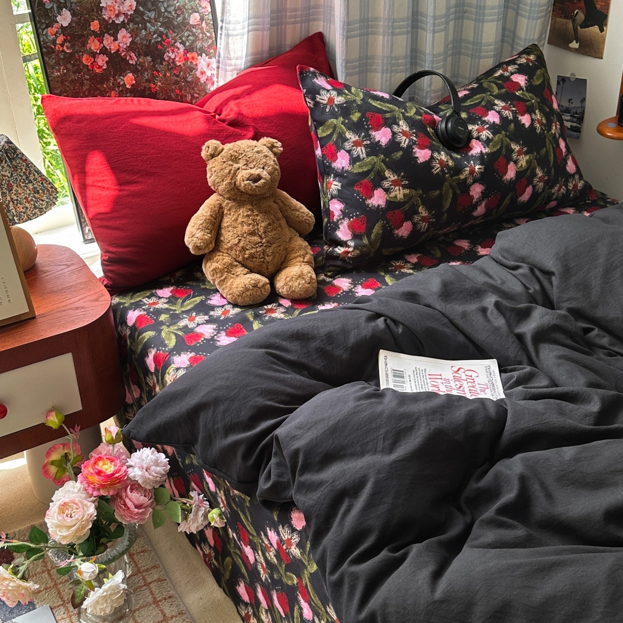 91家纺网 家纺一手货源 找家纺 花伞家居 2025新款小众高级感纯色花卉拼色加厚水洗棉四件套【提供买家秀】 番喜-黑