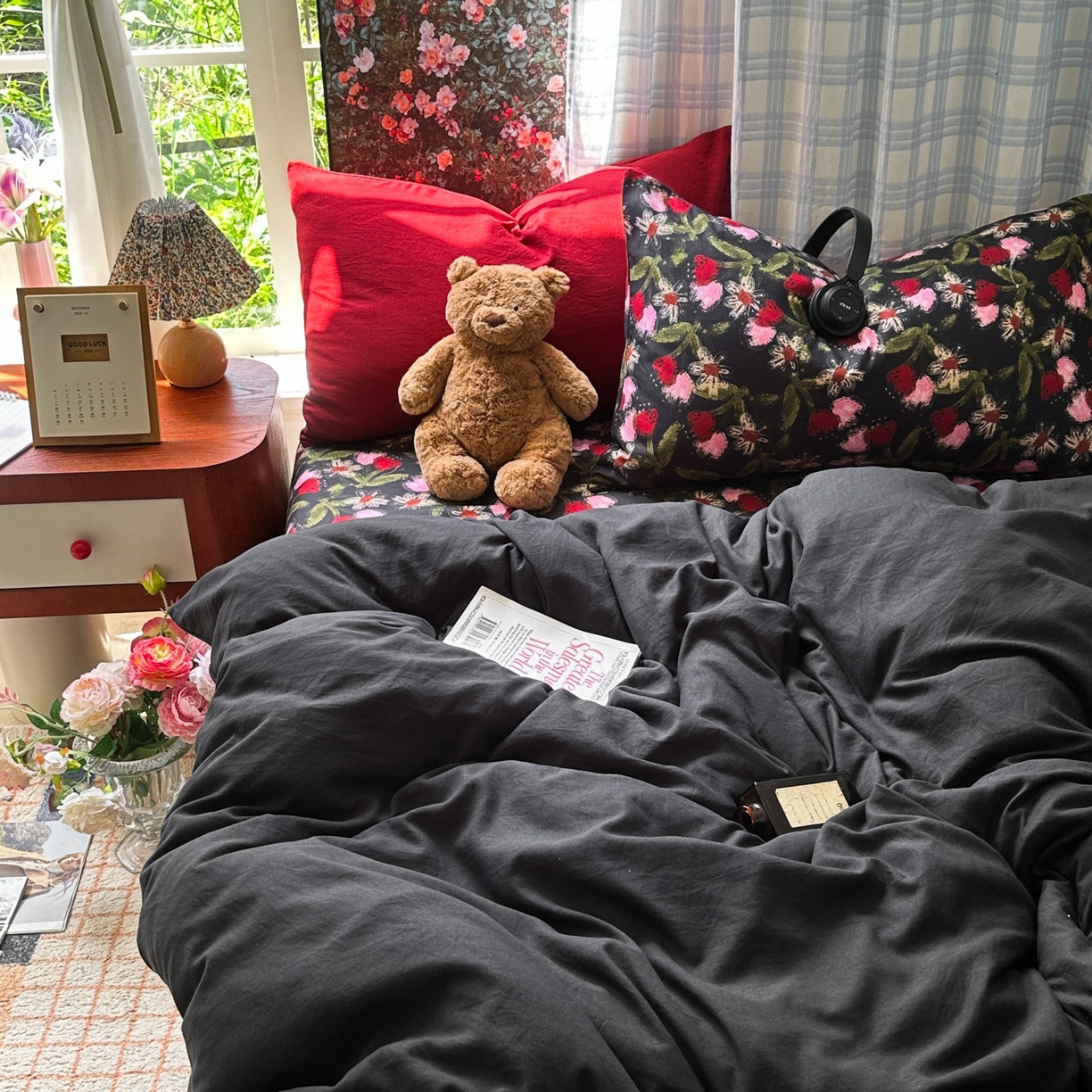 91家纺网 家纺一手货源 找家纺 （总）花伞家居 2025新款小众高级感纯色花卉拼色加厚水洗棉四件套【提供买家秀】