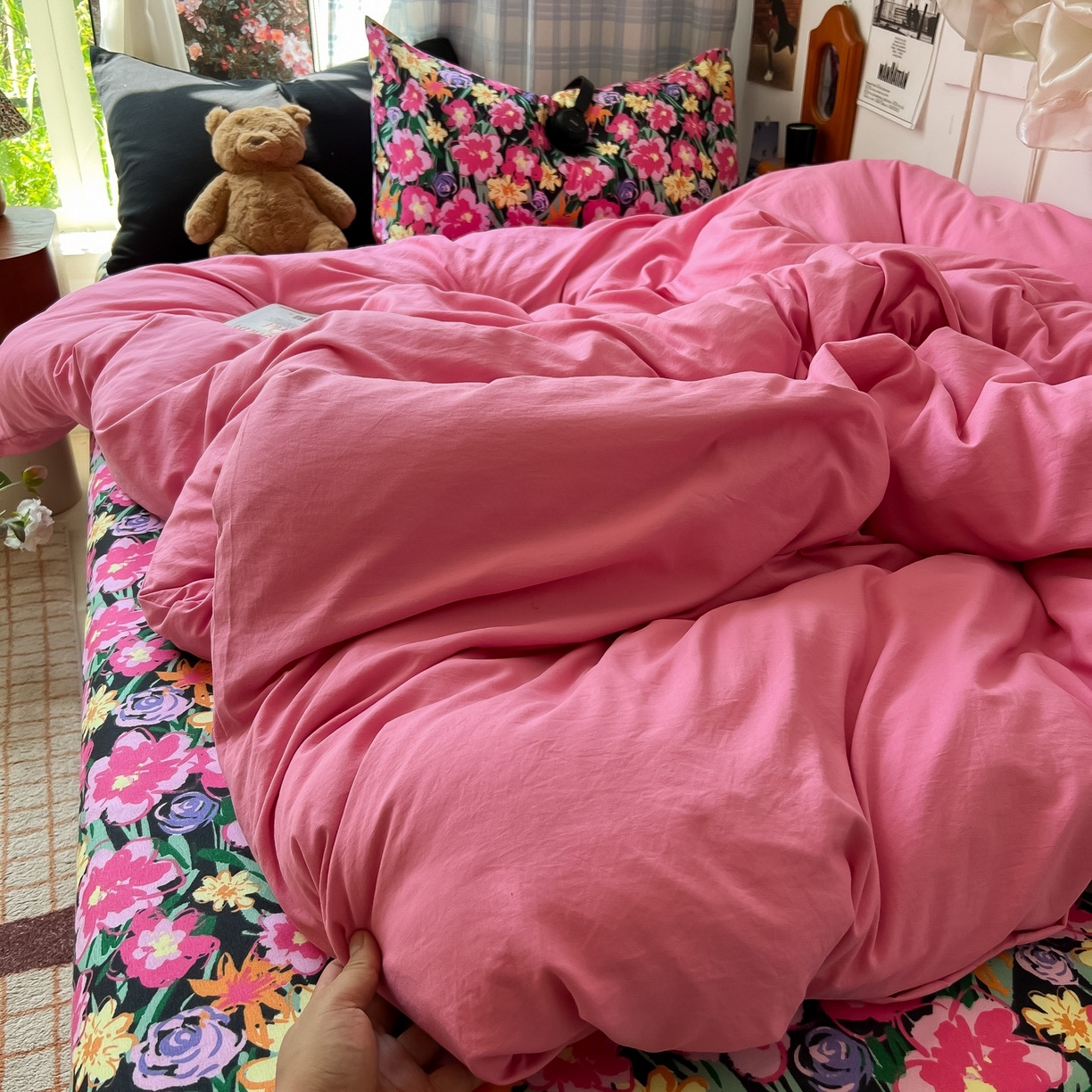 91家纺网 家纺一手货源 找家纺 花伞家居 2025新款小众高级感纯色花卉拼色加厚水洗棉四件套【提供买家秀】 椿屿-玫红