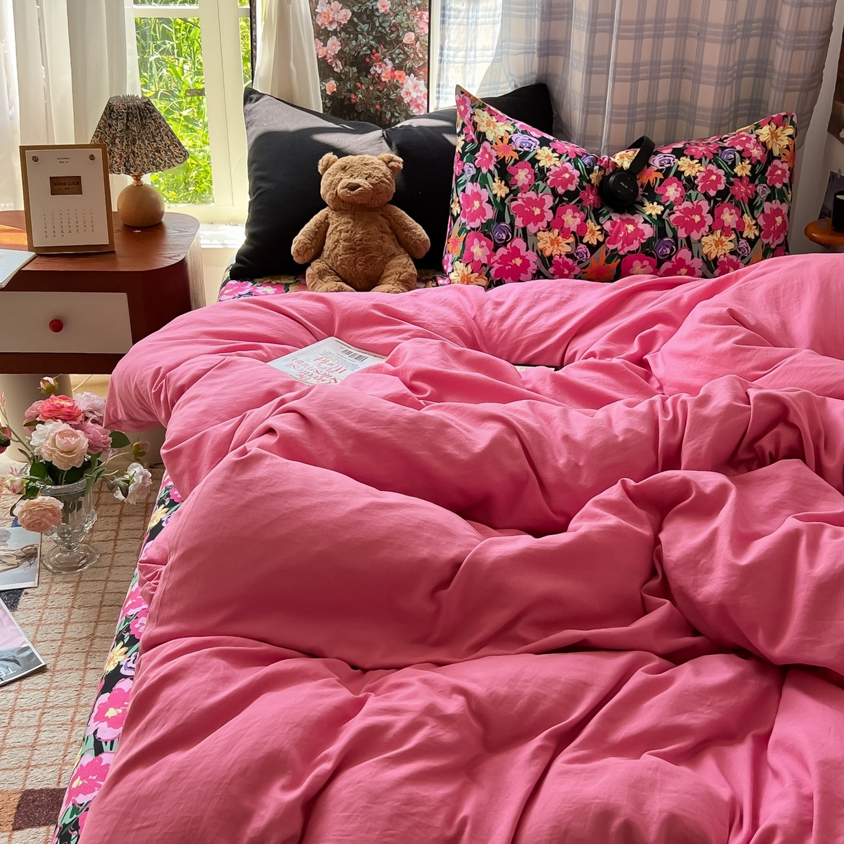 91家纺网 家纺一手货源 找家纺 花伞家居 2025新款小众高级感纯色花卉拼色加厚水洗棉四件套【提供买家秀】 椿屿-玫红