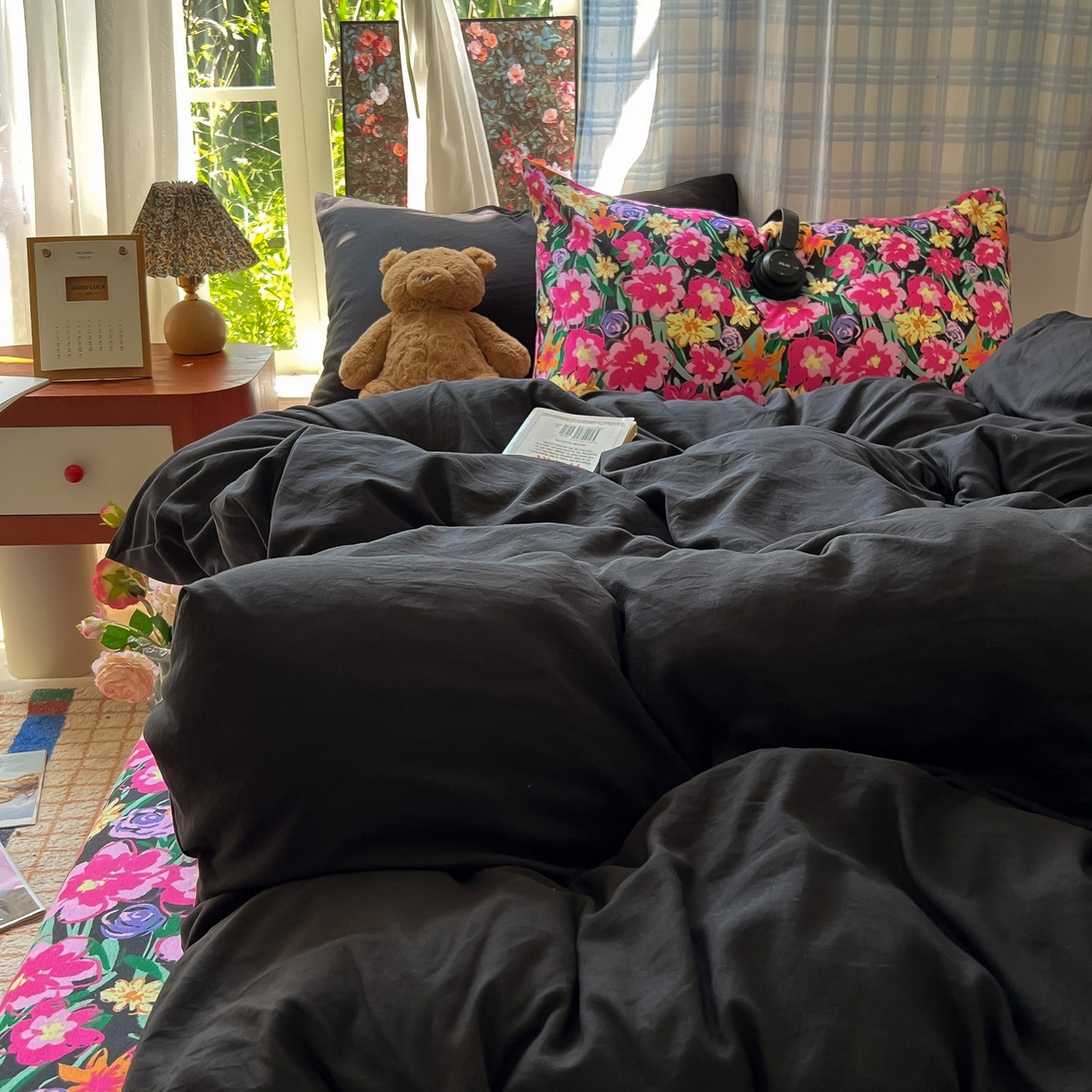 91家纺网 家纺一手货源 找家纺 花伞家居 2025新款小众高级感纯色花卉拼色加厚水洗棉四件套【提供买家秀】 椿屿-黑