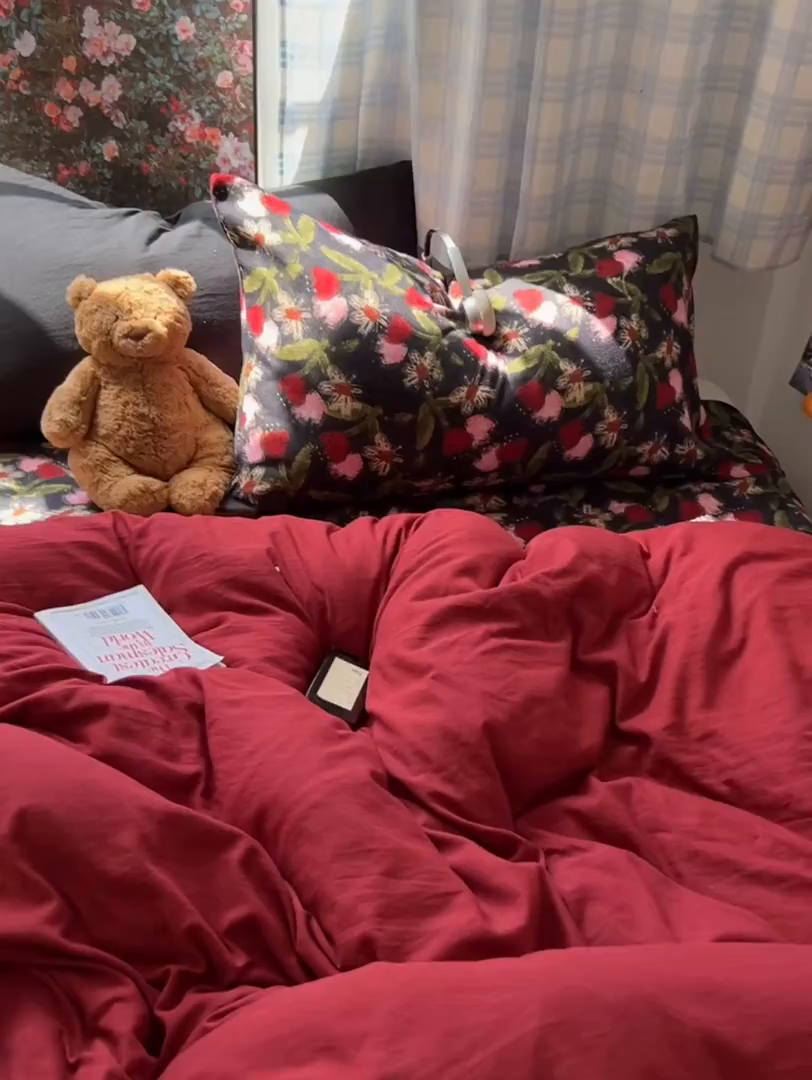 91家纺网 家纺一手货源 找家纺 花伞家居 2025新款小众高级感纯色花卉拼色加厚水洗棉四件套【提供买家秀】 番喜-红