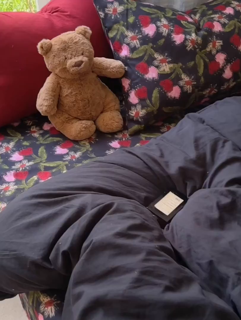 91家纺网 家纺一手货源 找家纺 花伞家居 2025新款小众高级感纯色花卉拼色加厚水洗棉四件套【提供买家秀】 番喜-黑