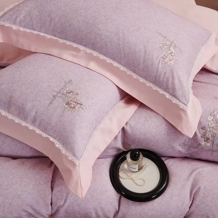 91家纺网 家纺一手货源 找家纺 玖玖爱家纺 2025新款160支花边长绒棉纯棉四件套-卡曼 卡曼-粉豆沙