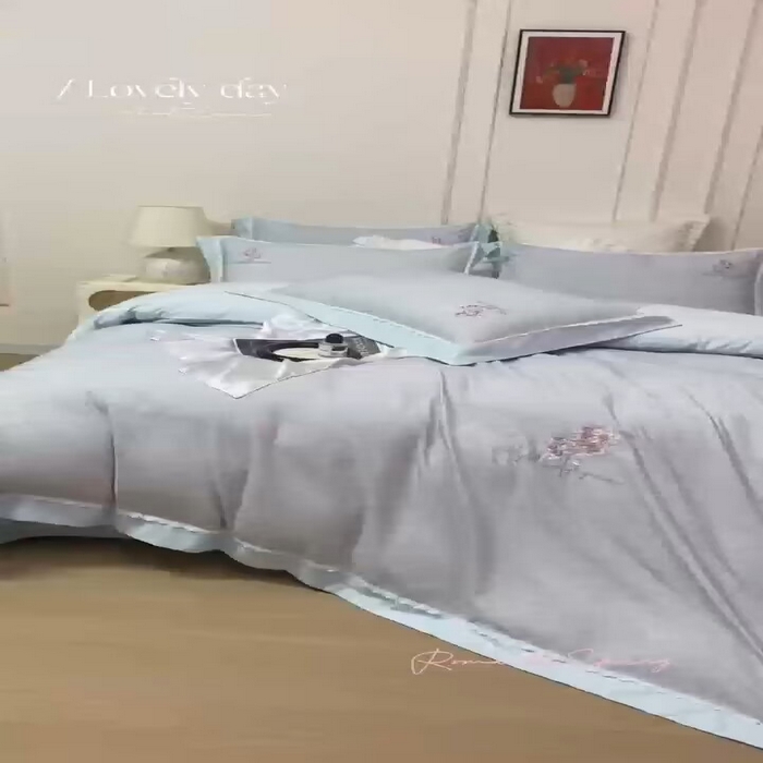 91家纺网 家纺一手货源 找家纺 玖玖爱家纺 2025新款160支花边长绒棉纯棉四件套-卡曼 卡曼-浅兰