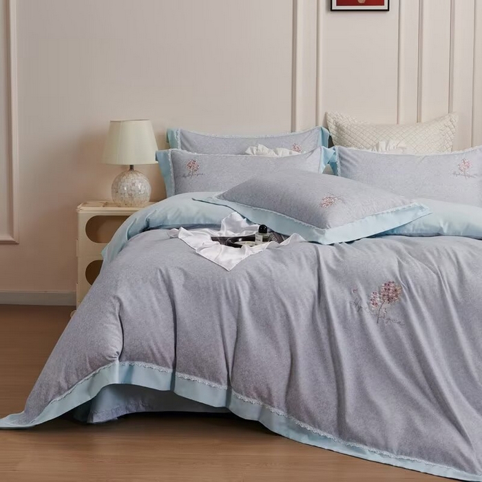 91家纺网 家纺一手货源 找家纺 玖玖爱家纺 2025新款160支花边长绒棉纯棉四件套-卡曼 卡曼-浅兰