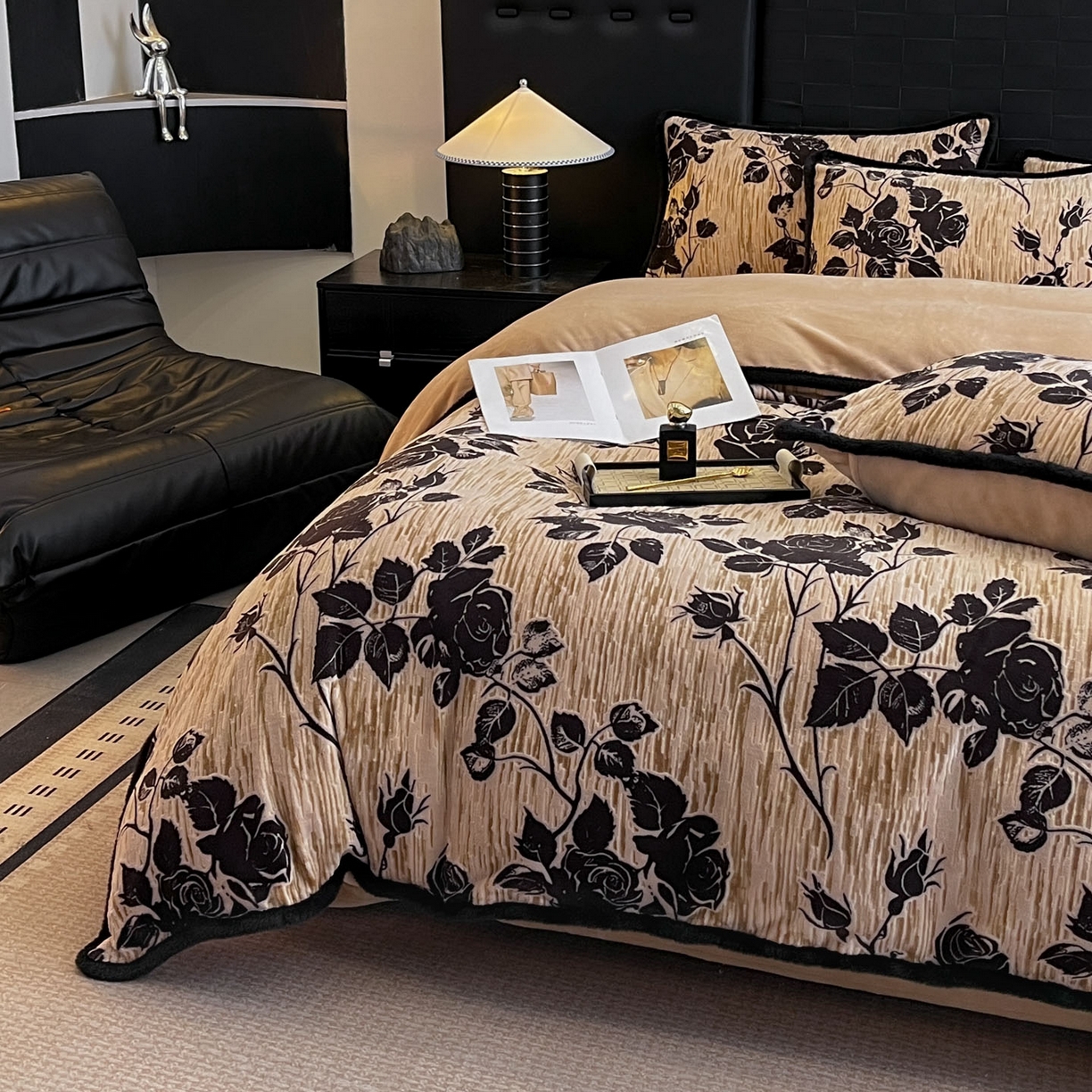 91家纺网 家纺一手货源 找家纺 （总）狂想家 2025新款包边加厚雕花牛奶绒四件套