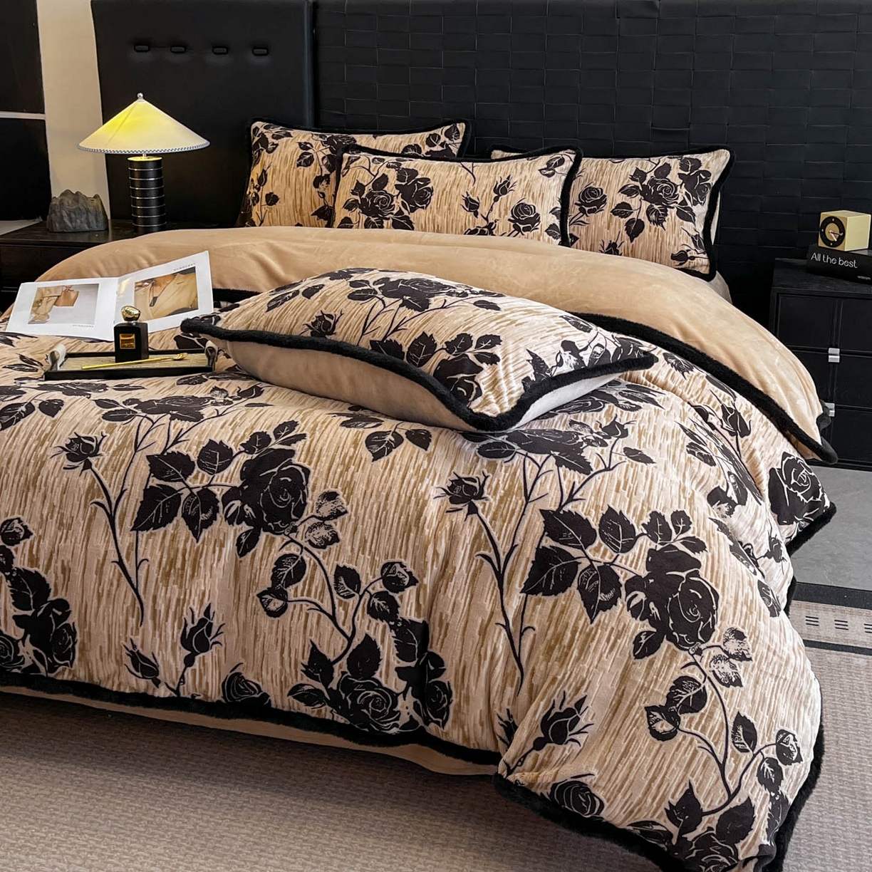 91家纺网 家纺一手货源 找家纺 （总）狂想家 2025新款包边加厚雕花牛奶绒四件套