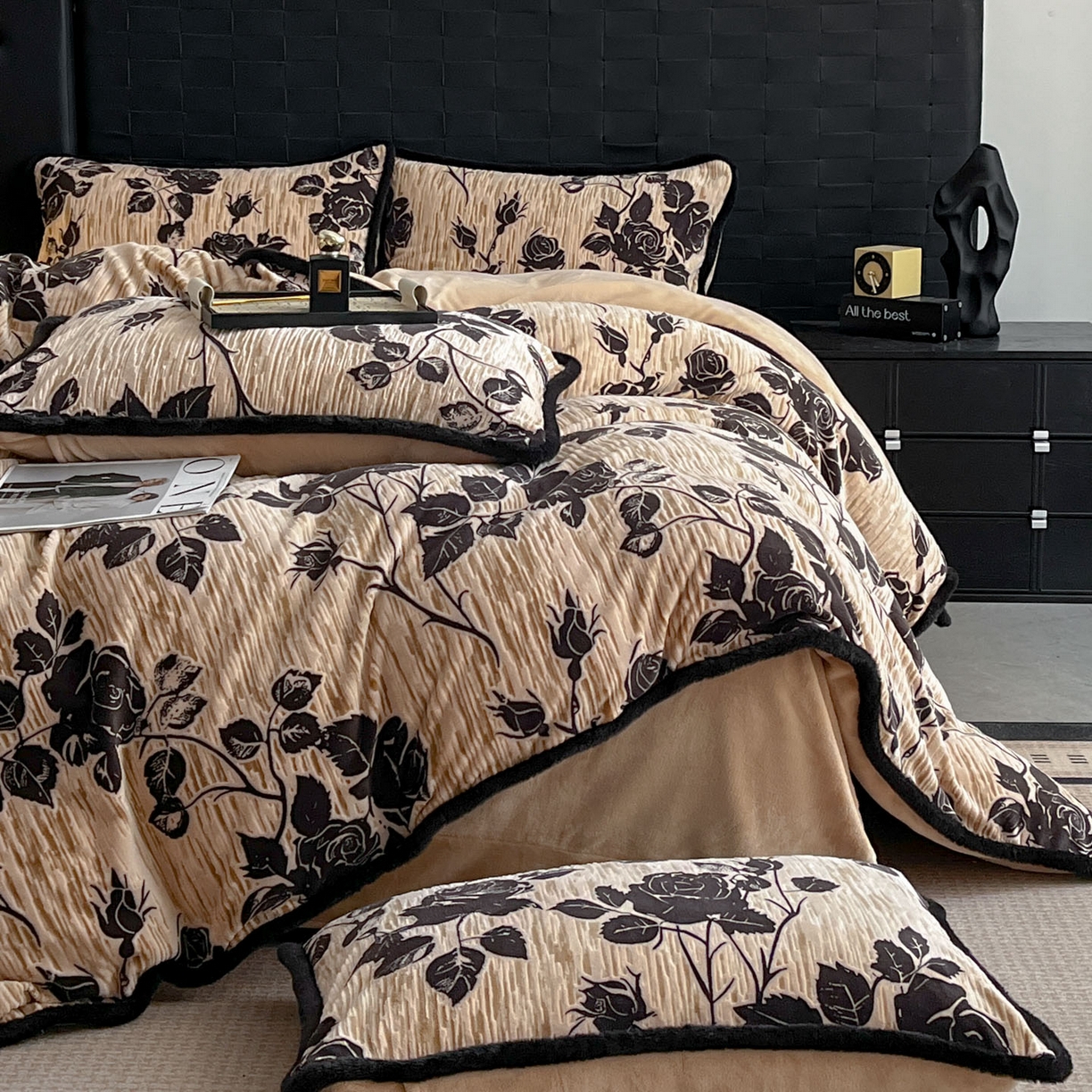 91家纺网 家纺一手货源 找家纺 （总）狂想家 2025新款包边加厚雕花牛奶绒四件套