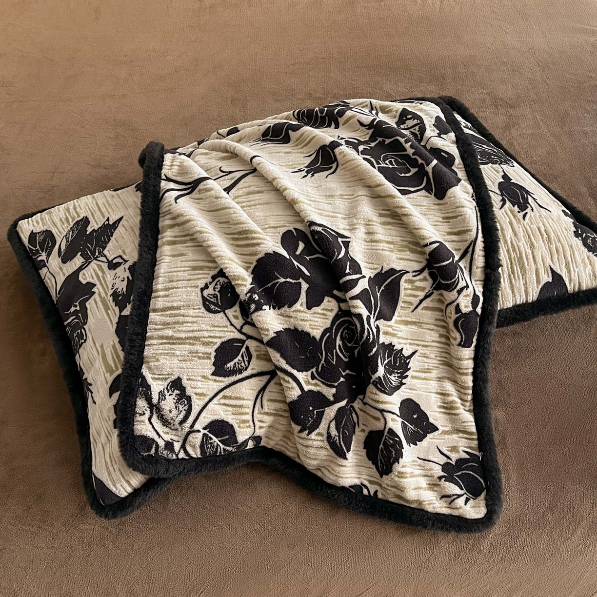 91家纺网 家纺一手货源 找家纺 狂想家 2025新款包边加厚雕花牛奶绒四件套 花样年华-深咖