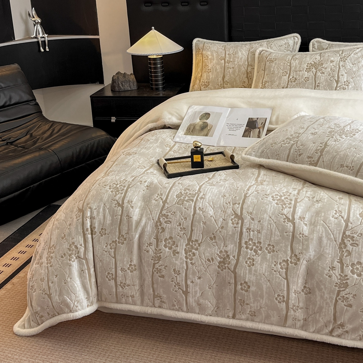 91家纺网 家纺一手货源 找家纺 狂想家 2025新款包边加厚雕花牛奶绒四件套 暖冬-暖冬白