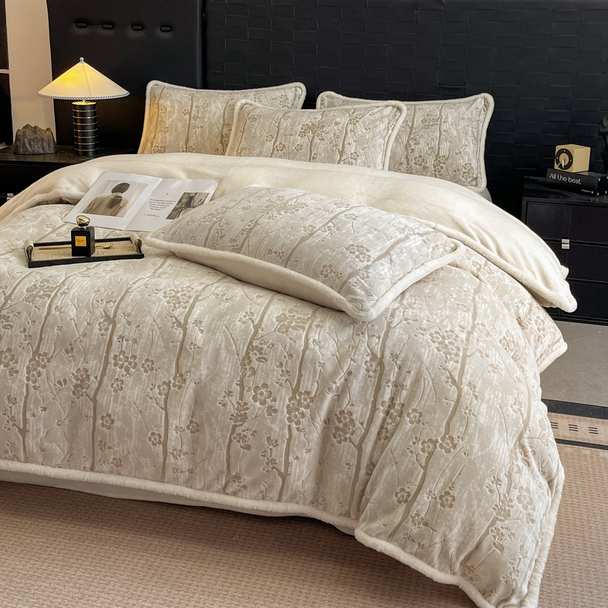 91家纺网 家纺一手货源 找家纺 狂想家 2025新款包边加厚雕花牛奶绒四件套 暖冬-暖冬白