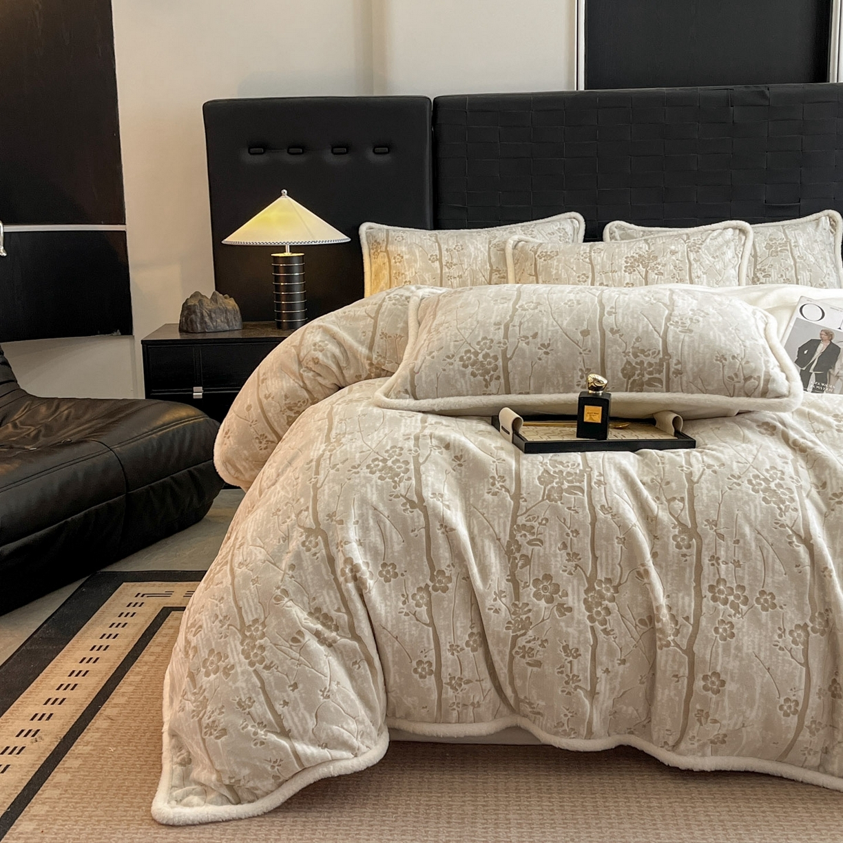 91家纺网 家纺一手货源 找家纺 狂想家 2025新款包边加厚雕花牛奶绒四件套 暖冬-暖冬白