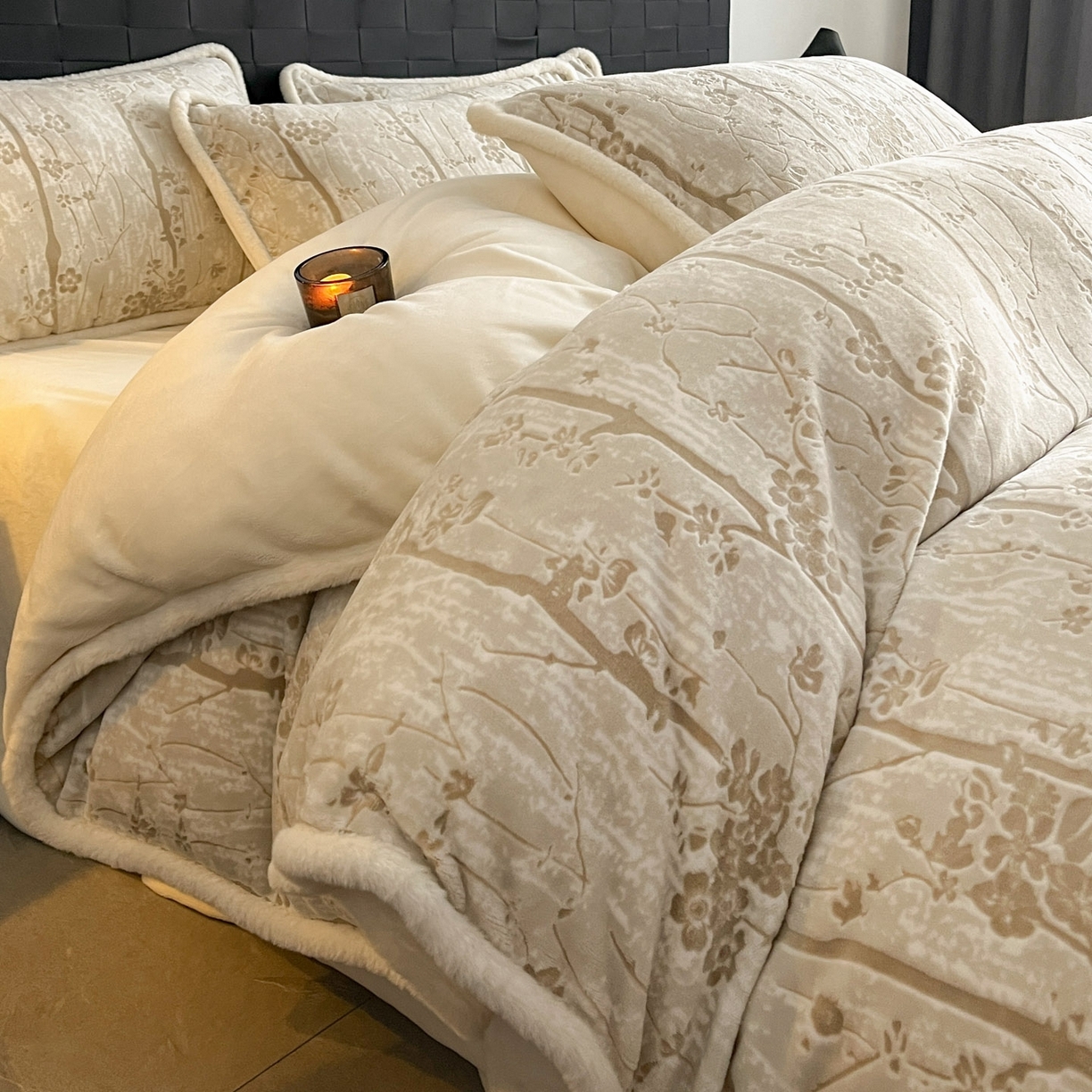 91家纺网 家纺一手货源 找家纺 狂想家 2025新款包边加厚雕花牛奶绒四件套 暖冬-暖冬白