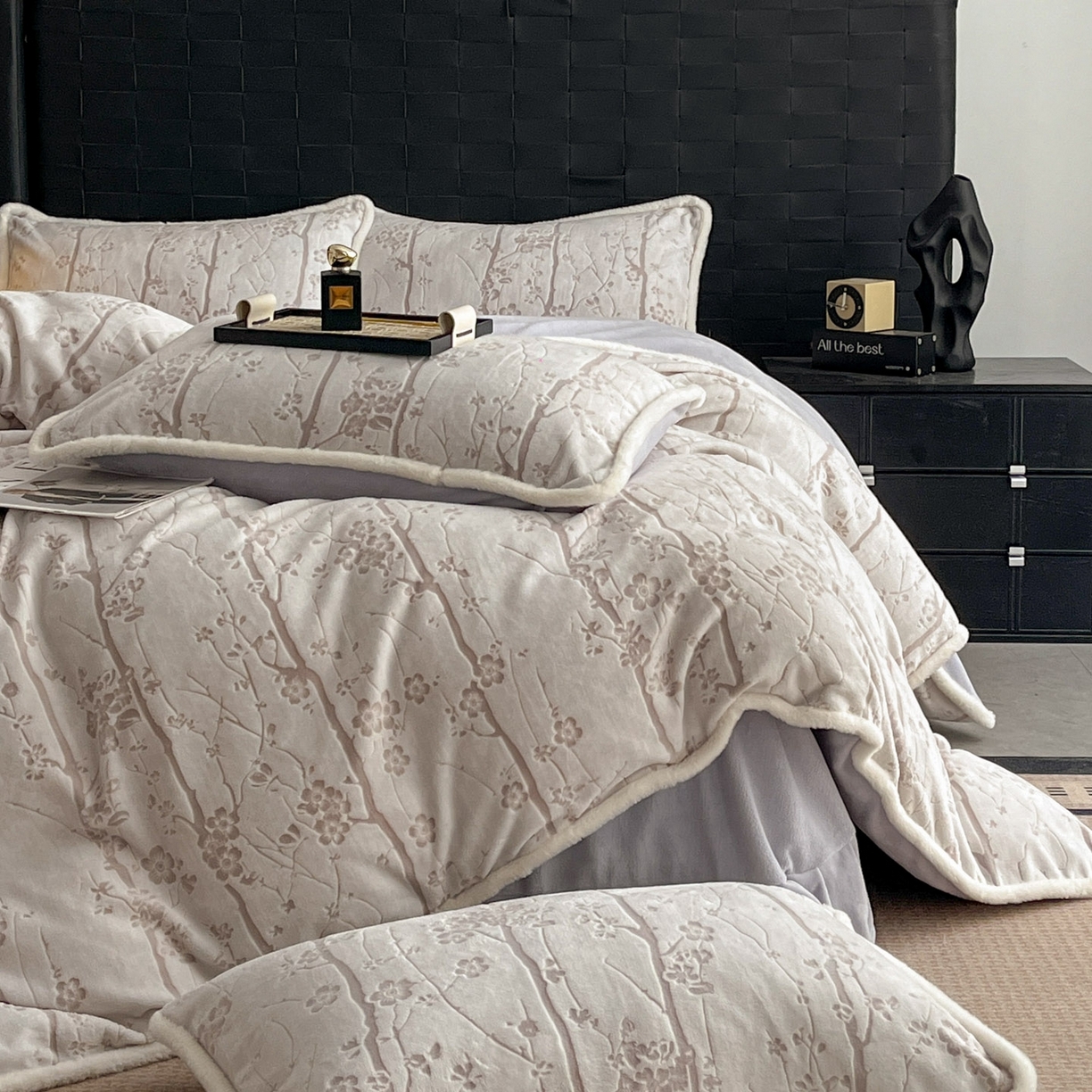 91家纺网 家纺一手货源 找家纺 狂想家 2025新款包边加厚雕花牛奶绒四件套 暖冬-香芋紫