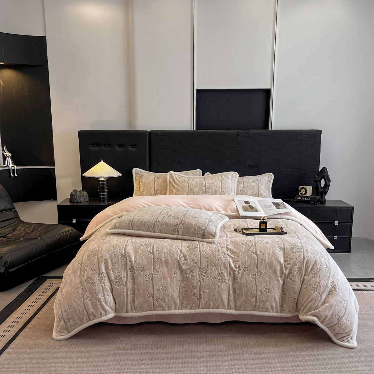 91家纺网 家纺一手货源 找家纺 狂想家 2025新款包边加厚雕花牛奶绒四件套 暖冬-玉粉