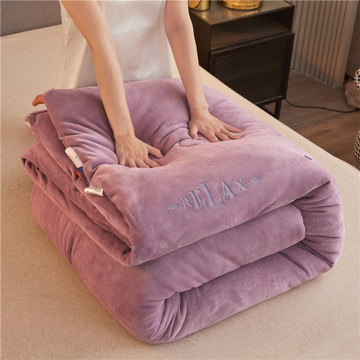 91家纺网 家纺一手货源 找家纺 美梦里 2025新款A类大豆纤维双面刺绣牛奶绒冬被芯春秋被子 黛紫