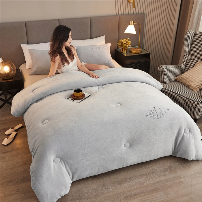 91家纺网 家纺一手货源 找家纺 美梦里 2025新款A类大豆纤维双面刺绣牛奶绒冬被芯春秋被子 暖阳灰