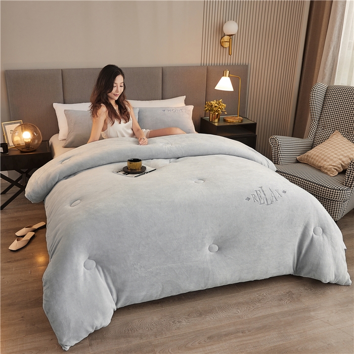 91家纺网 家纺一手货源 找家纺 美梦里 2025新款A类大豆纤维双面刺绣牛奶绒冬被芯春秋被子 暖阳灰