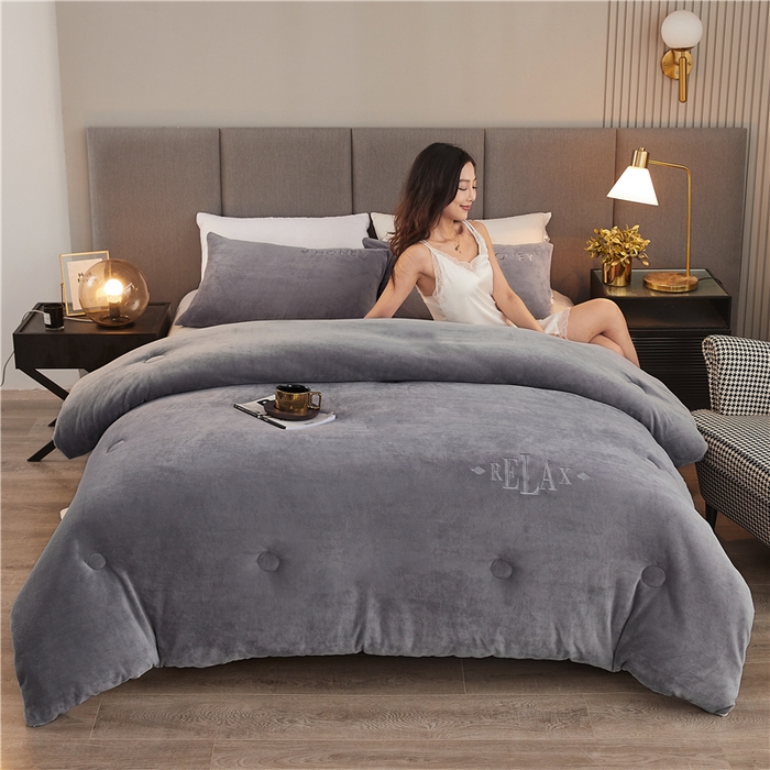 91家纺网 家纺一手货源 找家纺 美梦里 2025新款A类大豆纤维双面刺绣牛奶绒冬被芯春秋被子 气质灰