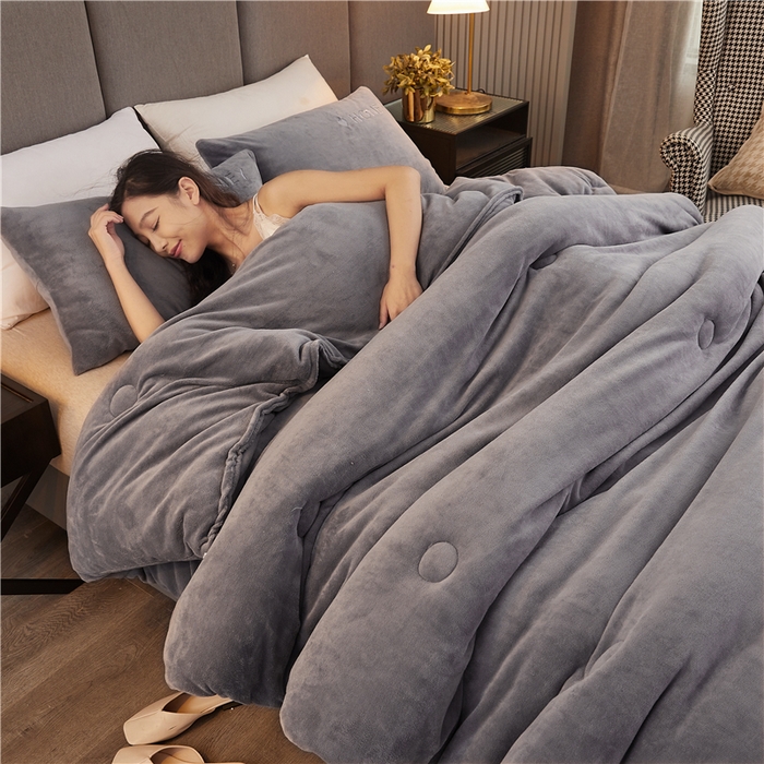 91家纺网 家纺一手货源 找家纺 美梦里 2025新款A类大豆纤维双面刺绣牛奶绒冬被芯春秋被子 气质灰