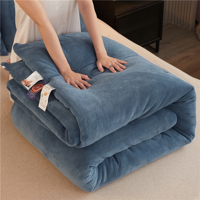 91家纺网 家纺一手货源 找家纺 美梦里 2025新款A类大豆纤维双面刺绣牛奶绒冬被芯春秋被子 星辰蓝