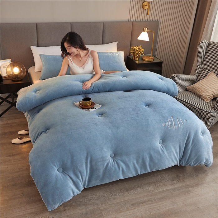 91家纺网 家纺一手货源 找家纺 美梦里 2025新款A类大豆纤维双面刺绣牛奶绒冬被芯春秋被子 月光蓝