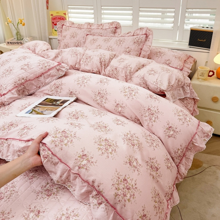 91家纺网 家纺一手货源 找家纺 缦彩 2025新款韩版全棉公主风夹棉床裙四件套纯棉花边加厚床罩套件 清韵-粉