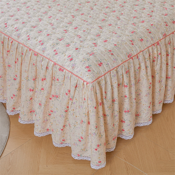 91家纺网 家纺一手货源 找家纺 缦彩 2025新款韩版全棉公主风夹棉床裙四件套纯棉花边加厚床罩套件 雾岛听风-粉