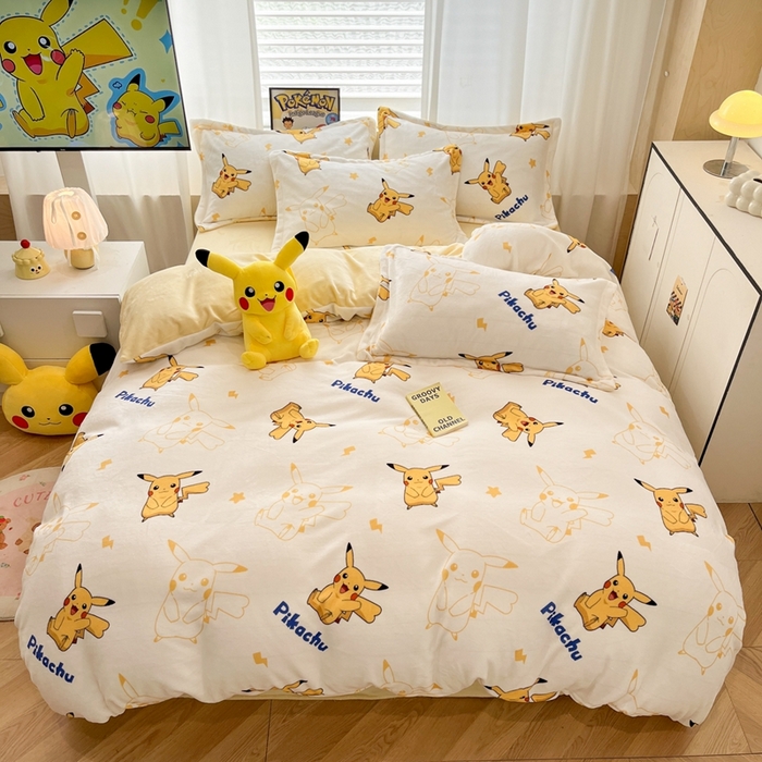 91家纺网 家纺一手货源 找家纺 暮思家居 2025新款正版授权宝可梦数码印花高克重加厚保暖牛奶绒四件套 绒小版-多彩皮卡丘