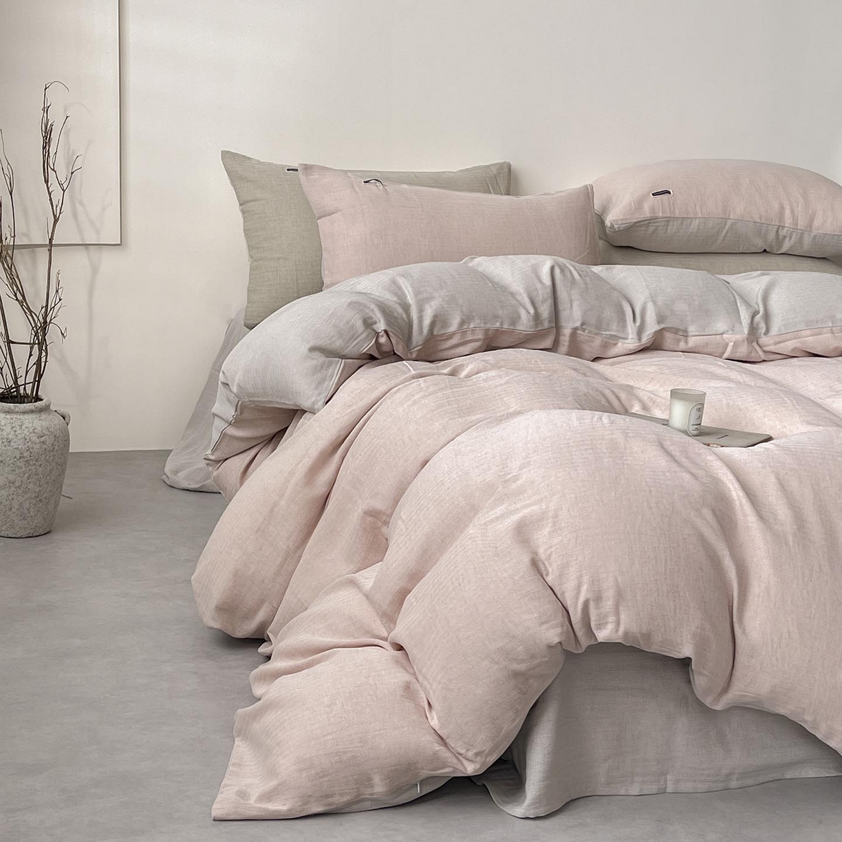 91家纺网 家纺一手货源 找家纺 2025新款休闲风超柔棉麻四件套简约纯棉全棉复古风素色亚麻高端床上用品四季通用 安缦-粉