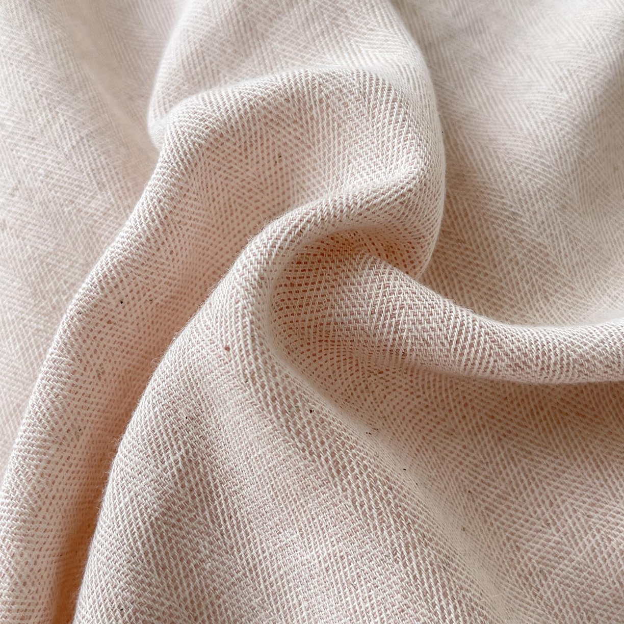 91家纺网 家纺一手货源 找家纺 2025新款休闲风超柔棉麻四件套简约纯棉全棉复古风素色亚麻高端床上用品四季通用 安缦-粉