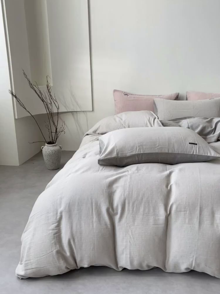 91家纺网 家纺一手货源 找家纺 2025新款休闲风超柔棉麻四件套简约纯棉全棉复古风素色亚麻高端床上用品四季通用 安缦-灰