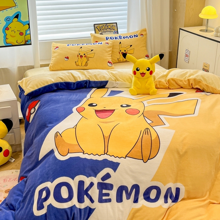 91家纺网 家纺一手货源 找家纺 暮思家居 2025新款正版授权宝可梦数码印花高克重加厚保暖牛奶绒四件套 绒大版-闪电皮卡丘
