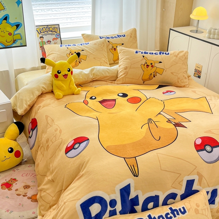 91家纺网 家纺一手货源 找家纺 暮思家居 2025新款正版授权宝可梦数码印花高克重加厚保暖牛奶绒四件套 绒大版-神奇宝贝