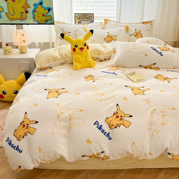 91家纺网 家纺一手货源 找家纺 暮思家居 2025新款正版授权宝可梦数码印花高克重加厚保暖牛奶绒四件套 绒小版-多彩皮卡丘