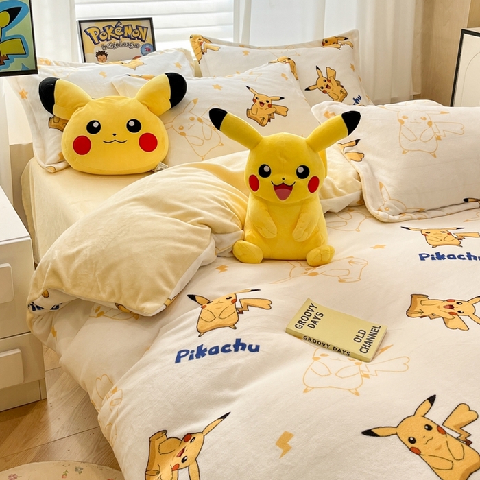 91家纺网 家纺一手货源 找家纺 暮思家居 2025新款正版授权宝可梦数码印花高克重加厚保暖牛奶绒四件套 绒小版-多彩皮卡丘