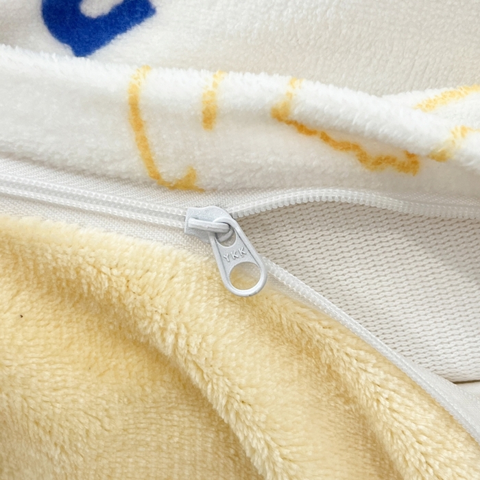 91家纺网 家纺一手货源 找家纺 暮思家居 2025新款正版授权宝可梦数码印花高克重加厚保暖牛奶绒四件套 绒小版-多彩皮卡丘